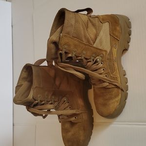 US MILITARY COMBAT BOOTS T8 BIFIDA SIZE 6 M